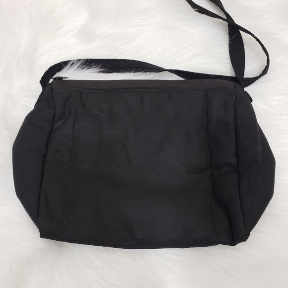 Embroidered quilted medium sized purse with amazing detail - Picture 7 of 14